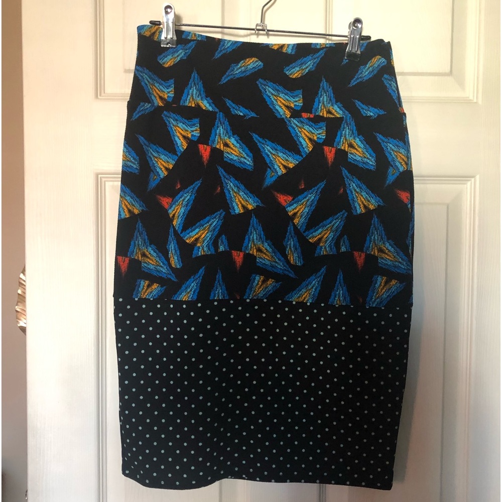 NWOT uniquely designed pencil skirt